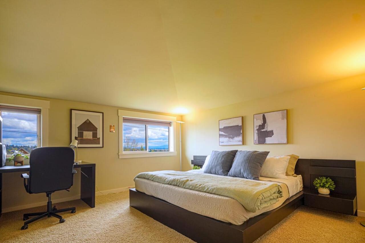 Stylish North Seattle Townhouse- Dual Master Suites ภายนอก รูปภาพ