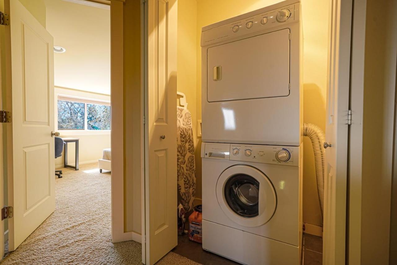Stylish North Seattle Townhouse- Dual Master Suites ภายนอก รูปภาพ