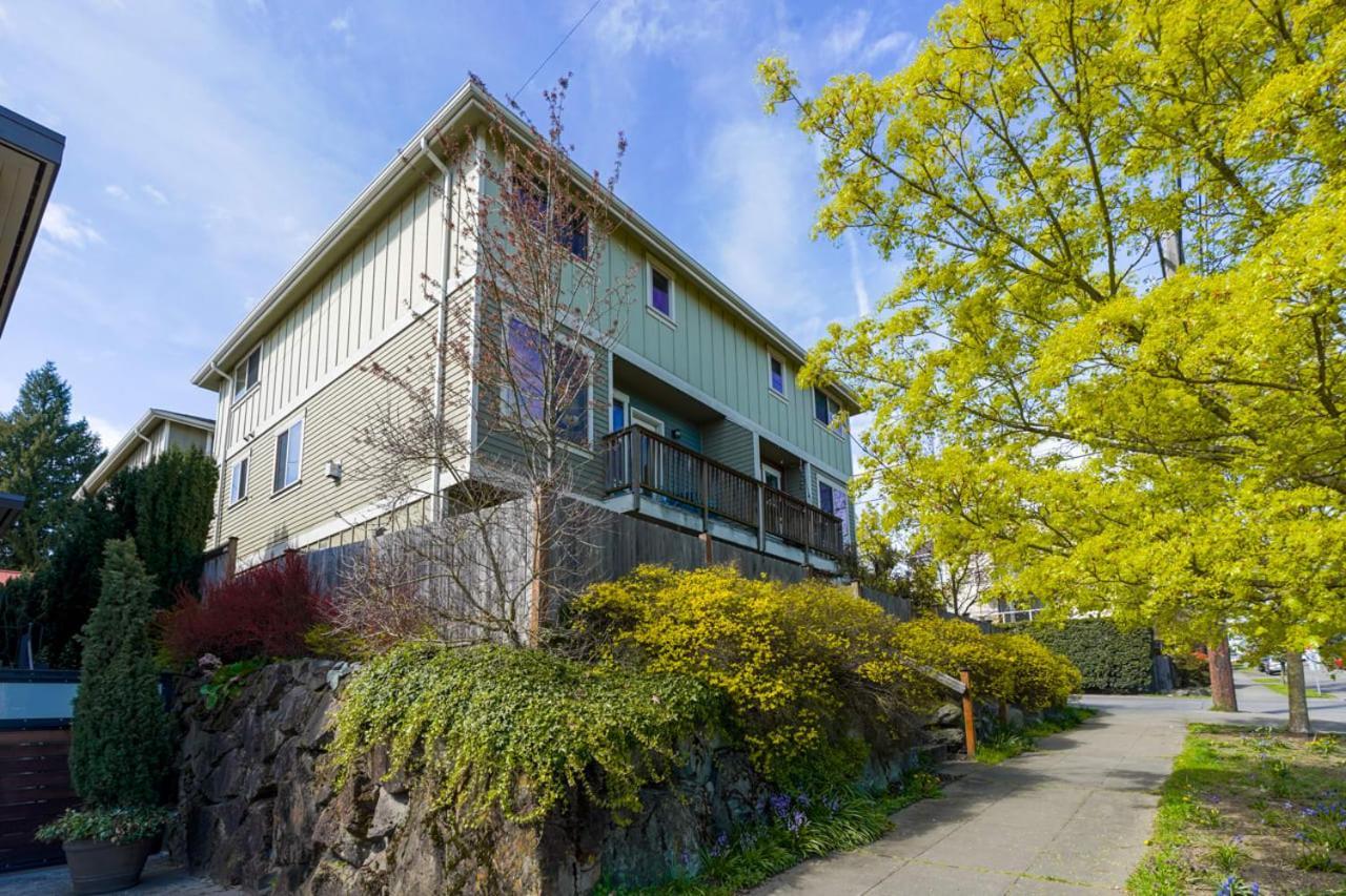 Stylish North Seattle Townhouse- Dual Master Suites ภายนอก รูปภาพ