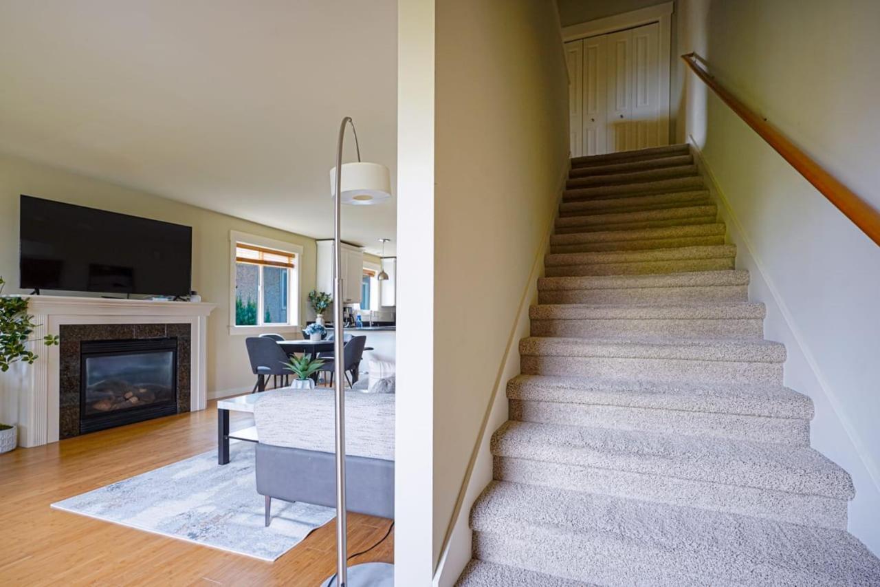 Stylish North Seattle Townhouse- Dual Master Suites ภายนอก รูปภาพ